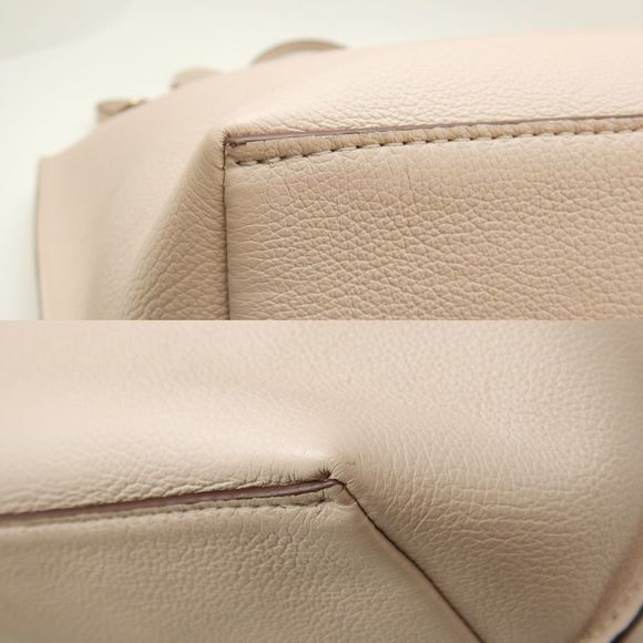 Louis Vuitton Lock Me Go Calf Greige Tote Bag Crème - Picture 6 of 8